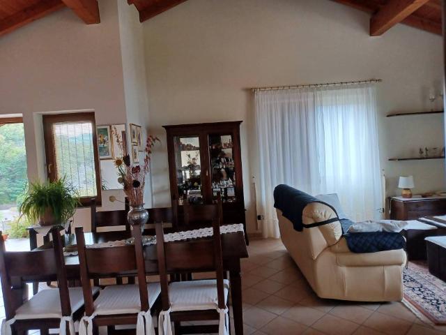 Villa in vendita a Omegna VB