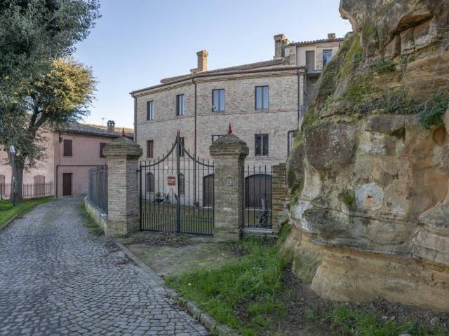 Villa in vendita a Offagna AN