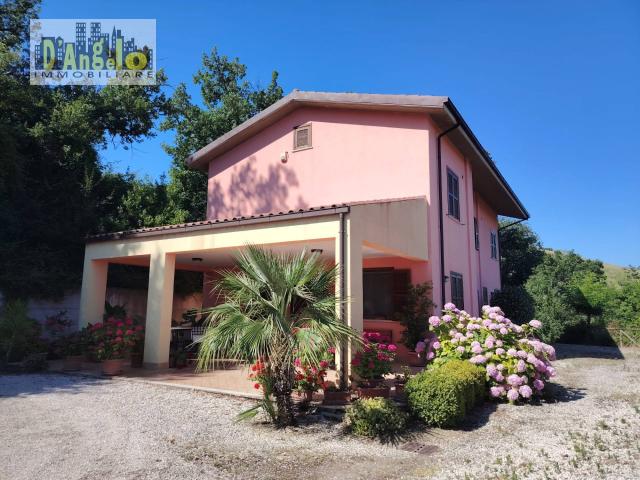 Villa in vendita a Offida