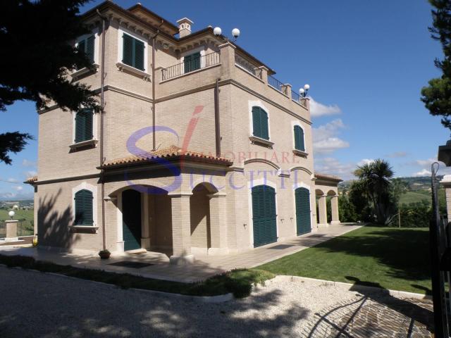 Villa in vendita a Offida 600m² Offida