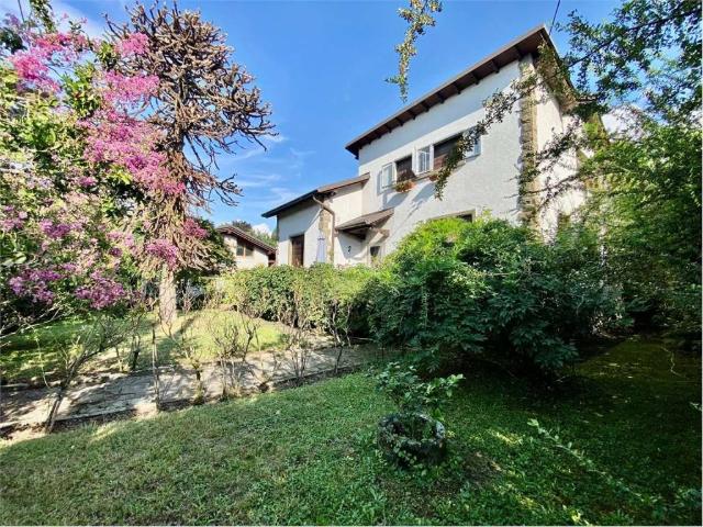 Villa in vendita a Oggiono LC