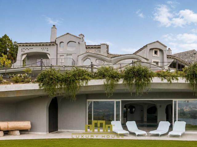 Villa in vendita a Oggiono LC