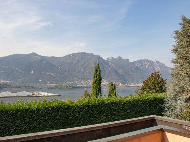 Villa in vendita a Oggiono LC