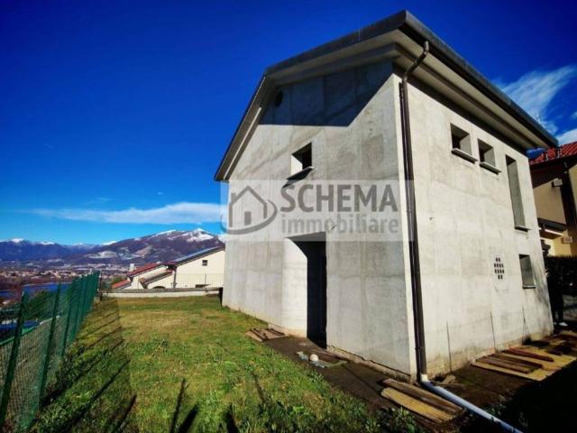 Villa in vendita a Oggiono LC
