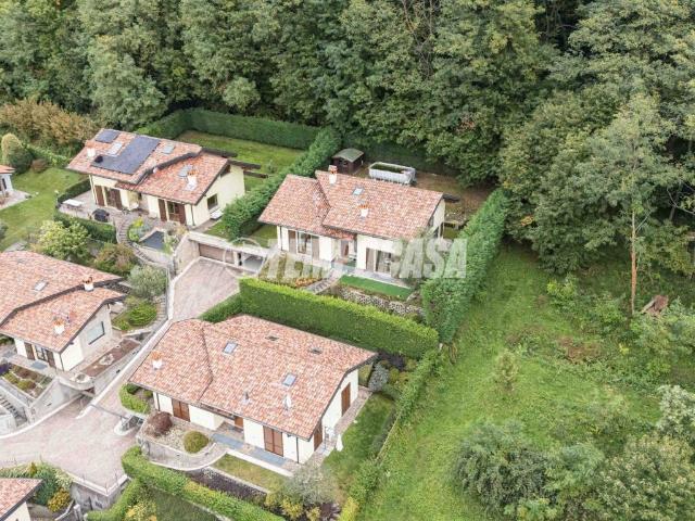 Villa in vendita a Oggiono LC