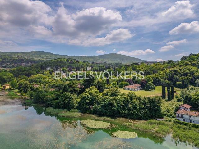 Villa in vendita a Oggiono LC