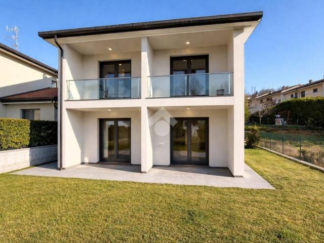 Villa in vendita a Oggiono LC