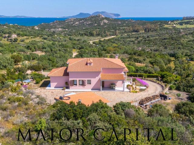 Villa in vendita a Olbia