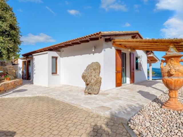Villa in vendita a Olbia OT