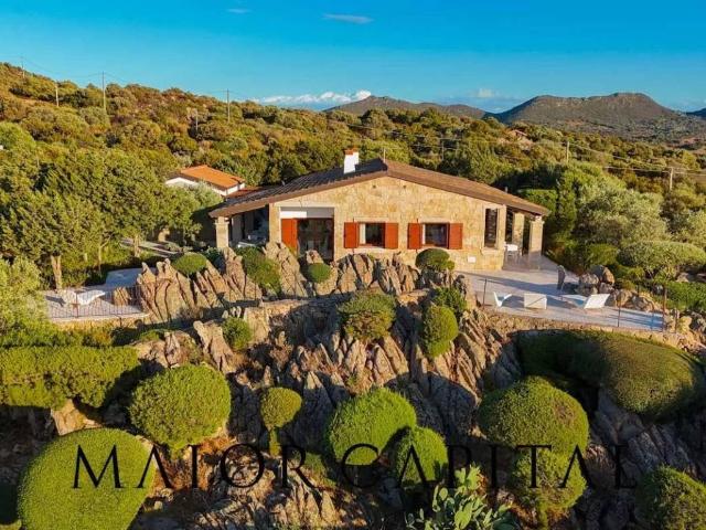 Villa in vendita a Olbia OT