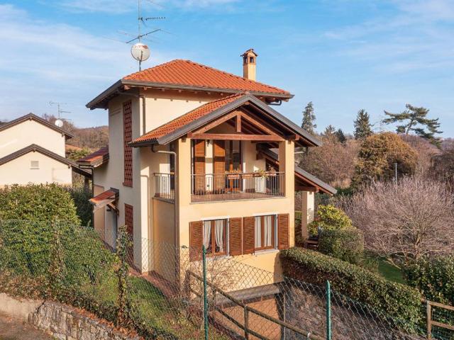 Villa in vendita a Oleggio Castello NO