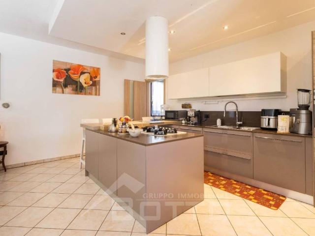 Villa in vendita a Oleggio Castello NO