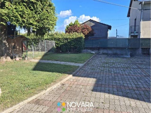 Villa in vendita a Oleggio NO