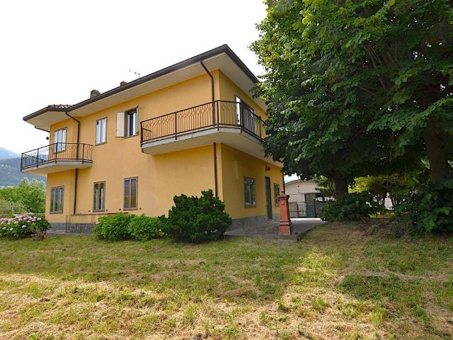 Villa in vendita a Olginate LC