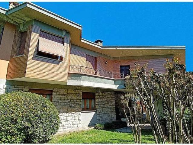 Villa in vendita a Olginate LC