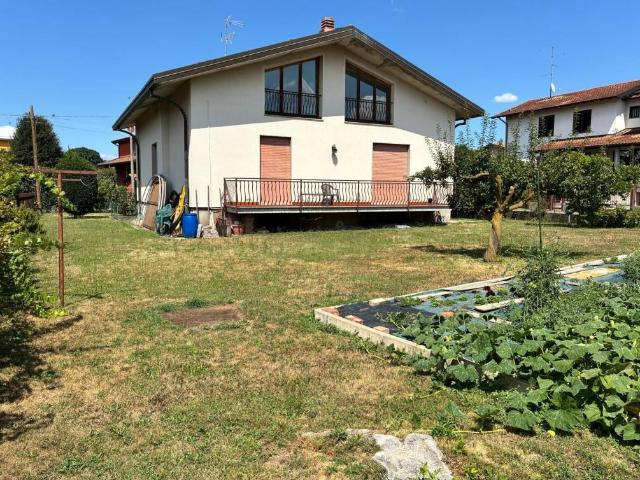 Villa in vendita a Olgiate Comasco CO