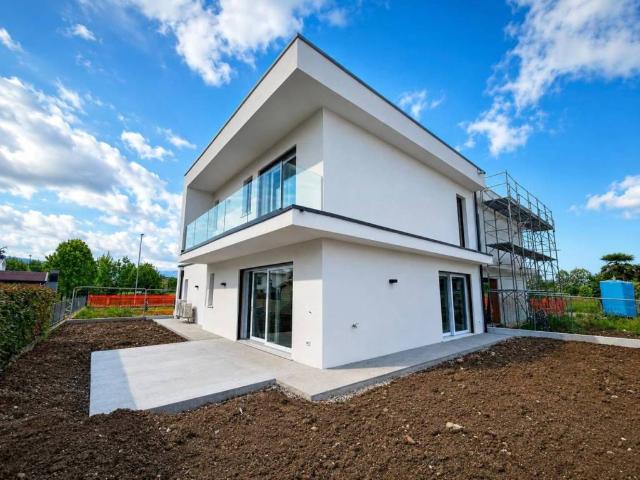 Villa in vendita a Olgiate Comasco CO