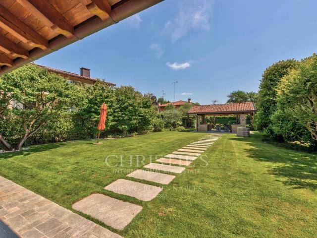 Villa in vendita a Olgiate Comasco CO