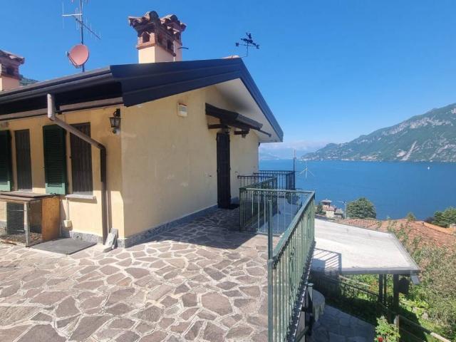 Villa in vendita a Oliveto Lario LC