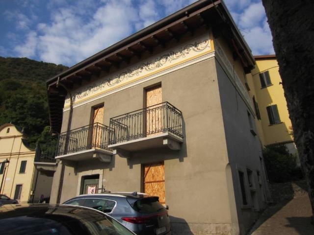Villa in vendita a Oliveto Lario LC