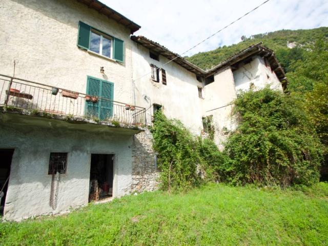 Villa in vendita a Oliveto Lario LC