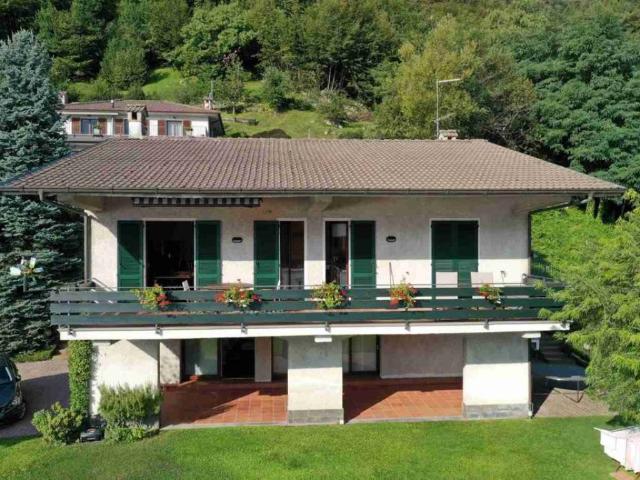 Villa in vendita a Oliveto Lario LC