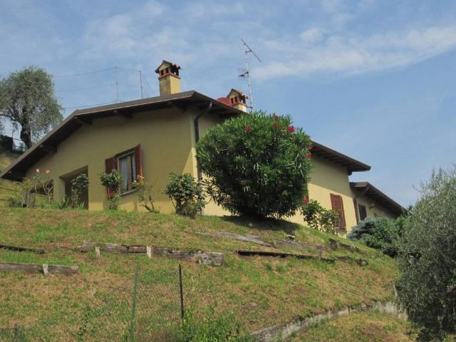 Villa in vendita a Oliveto Lario LC