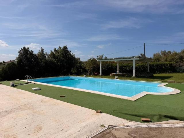 Villa in vendita a Olmedo SS