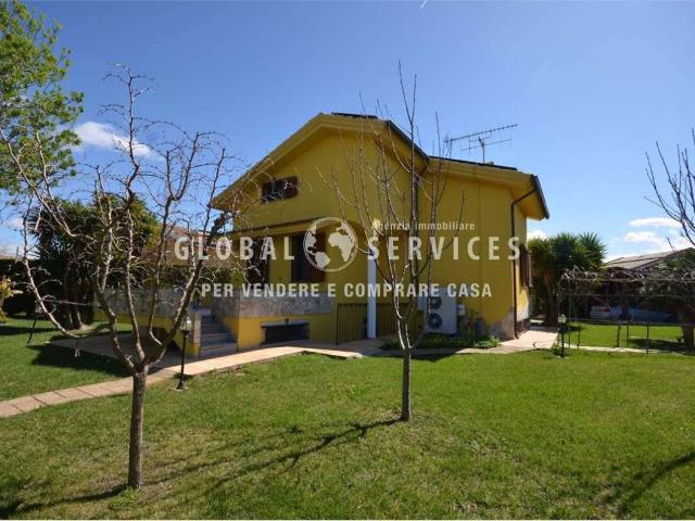 Villa in vendita a Olmedo SS