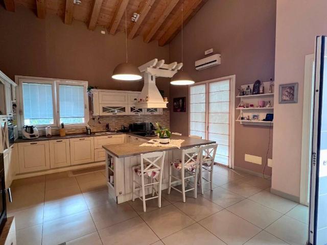 Villa in vendita a Oppeano VR