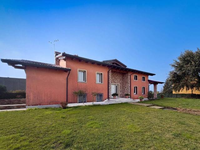Villa in vendita a Oppeano VR