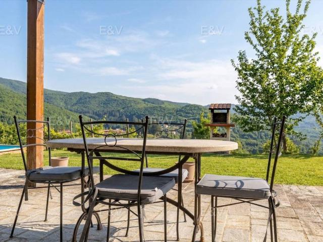 Villa in vendita a Ortignano Raggiolo AR
