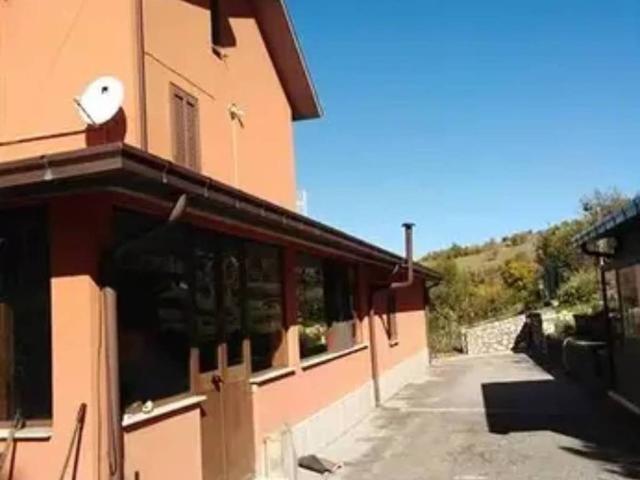 Villa in vendita a Ortona dei Marsi AQ