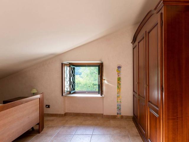 Villa in vendita a Orvinio RI