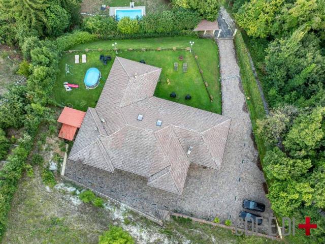 Villa in vendita a Orvinio RI