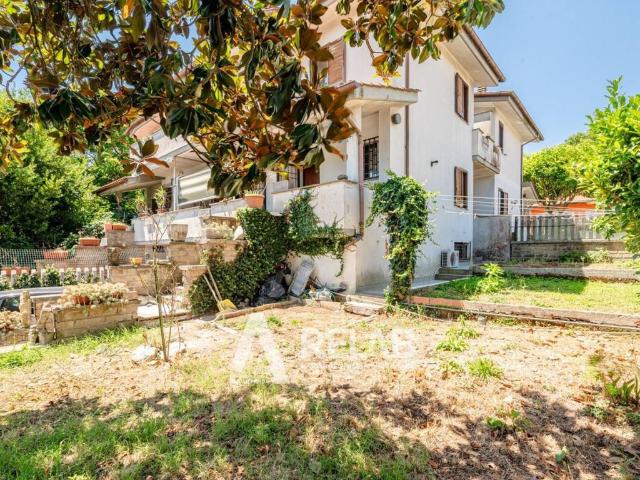 Villa in vendita a Oriolo Romano VT