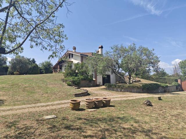 Villa in vendita a Oriolo Romano VT
