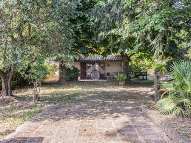 Villa in vendita a Oriolo Romano VT