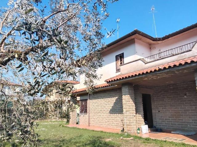 Villa in vendita a Oriolo Romano VT