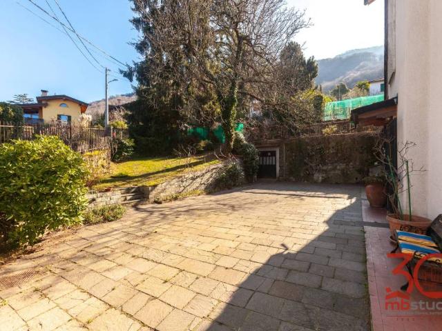Villa in vendita a Orino VA