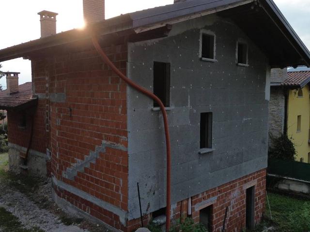 Villa in vendita a Orino VA