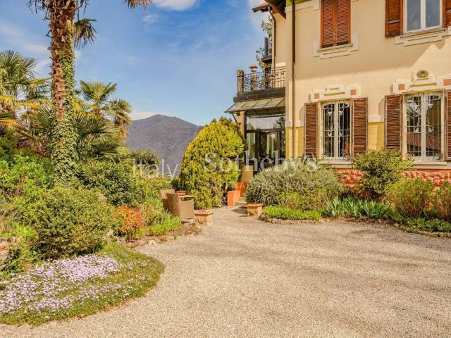Villa in vendita a Orino VA