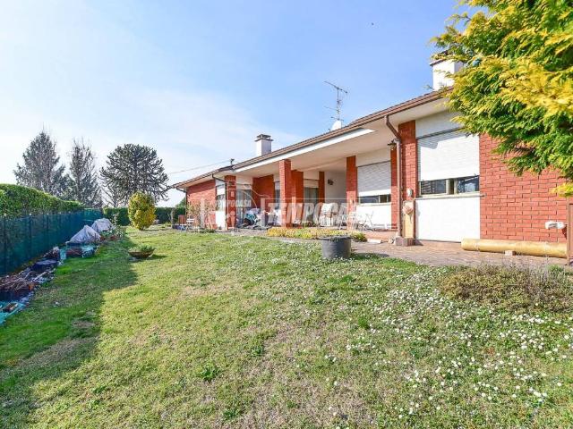 Villa in vendita a Orsenigo CO
