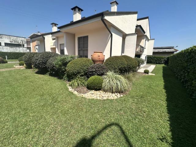 Villa in vendita a Ostiano CR
