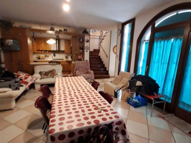 Villa in vendita a Ostiglia MN