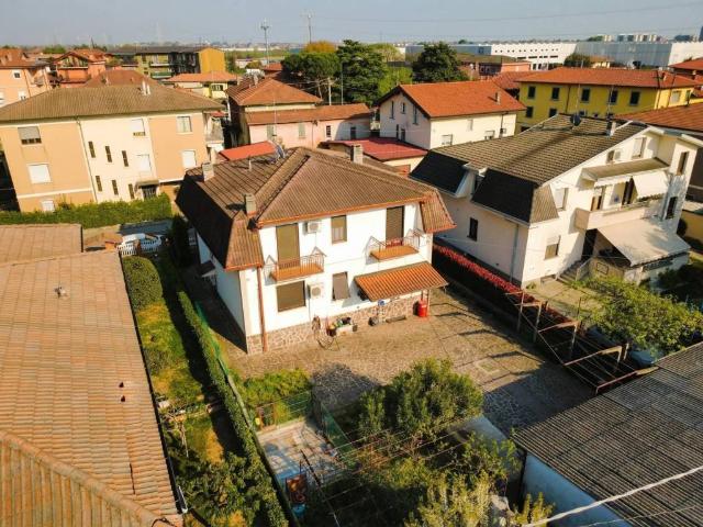 Villa in vendita a Osio Sotto BG