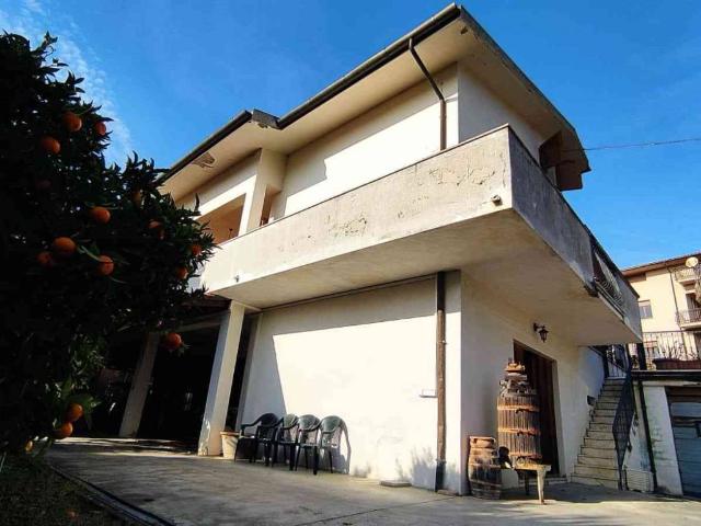 Villa in vendita a Osimo AN