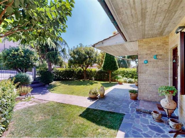 Villa in vendita a Osimo AN