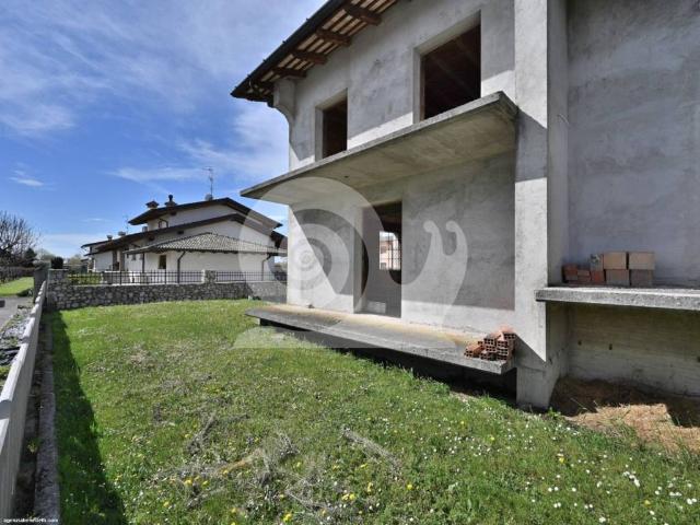 Villa in vendita a Osoppo UD