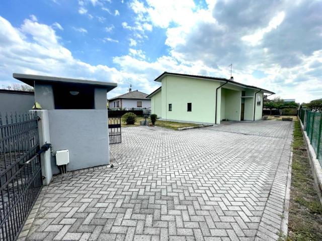 Villa in vendita a Osoppo UD